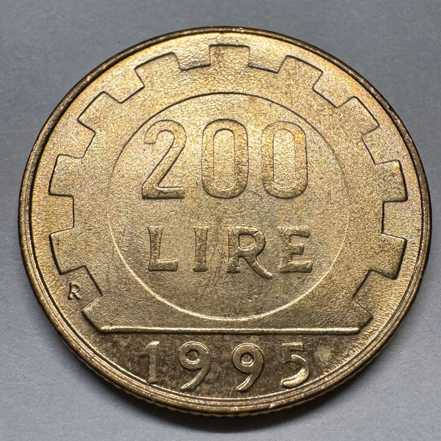 1995 Italy 200 Lire - Beautiful Coin - #A-056