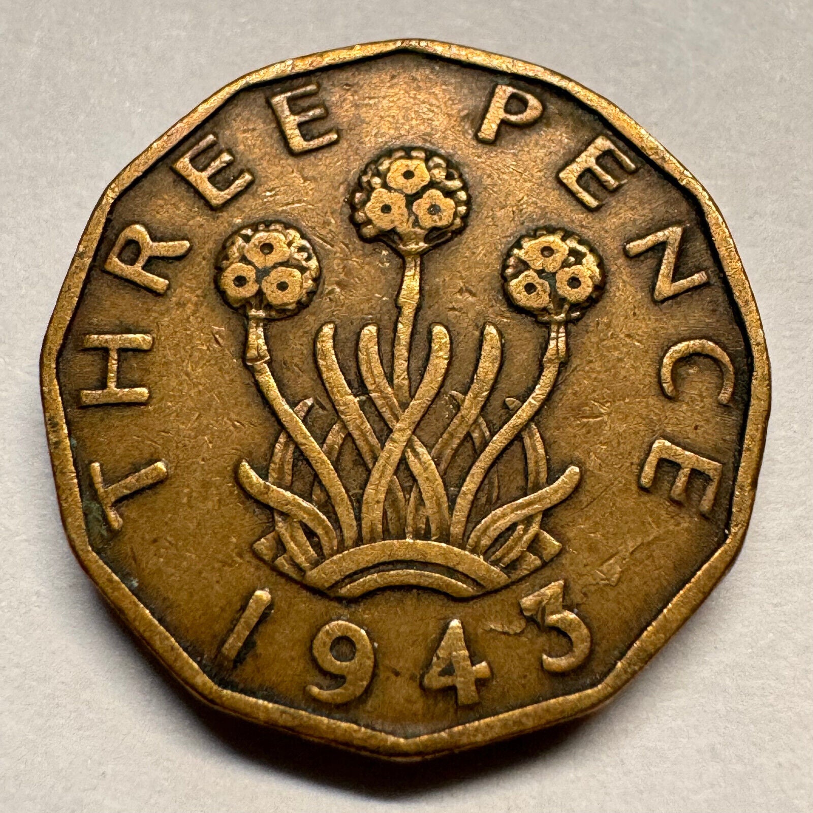 1943 UK 3 Pence - Beautiful Coin - #A-067