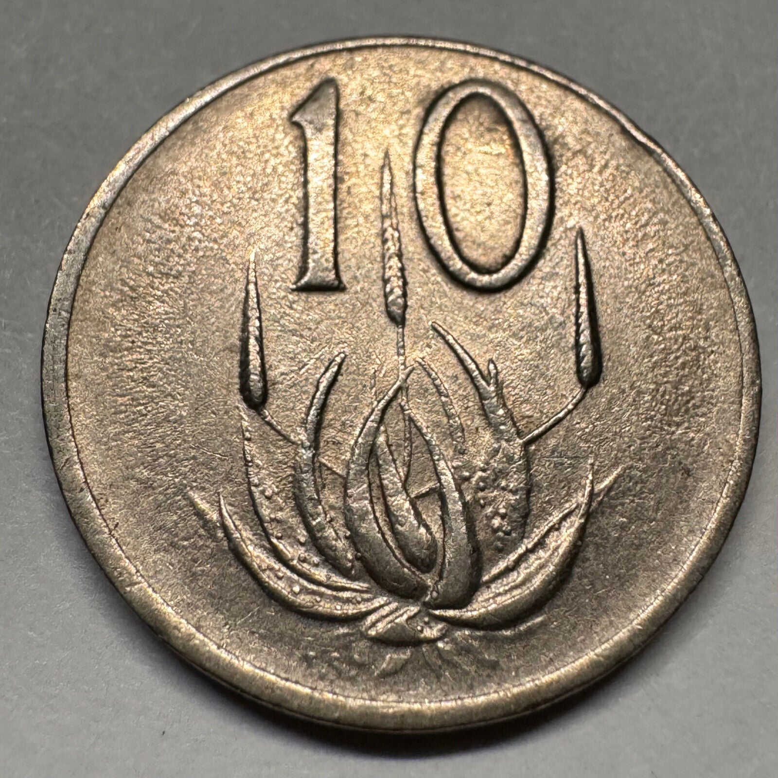 1976 South Africa 10 Cents - Beautiful Coin - #A-046