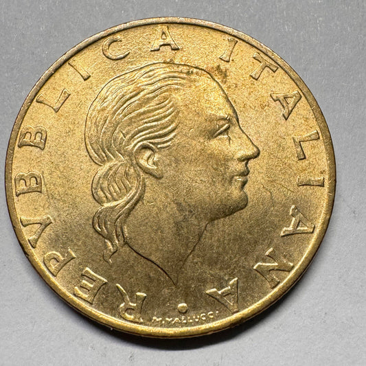 1988 Italy 200 Lire - Beautiful Coin - #A-022