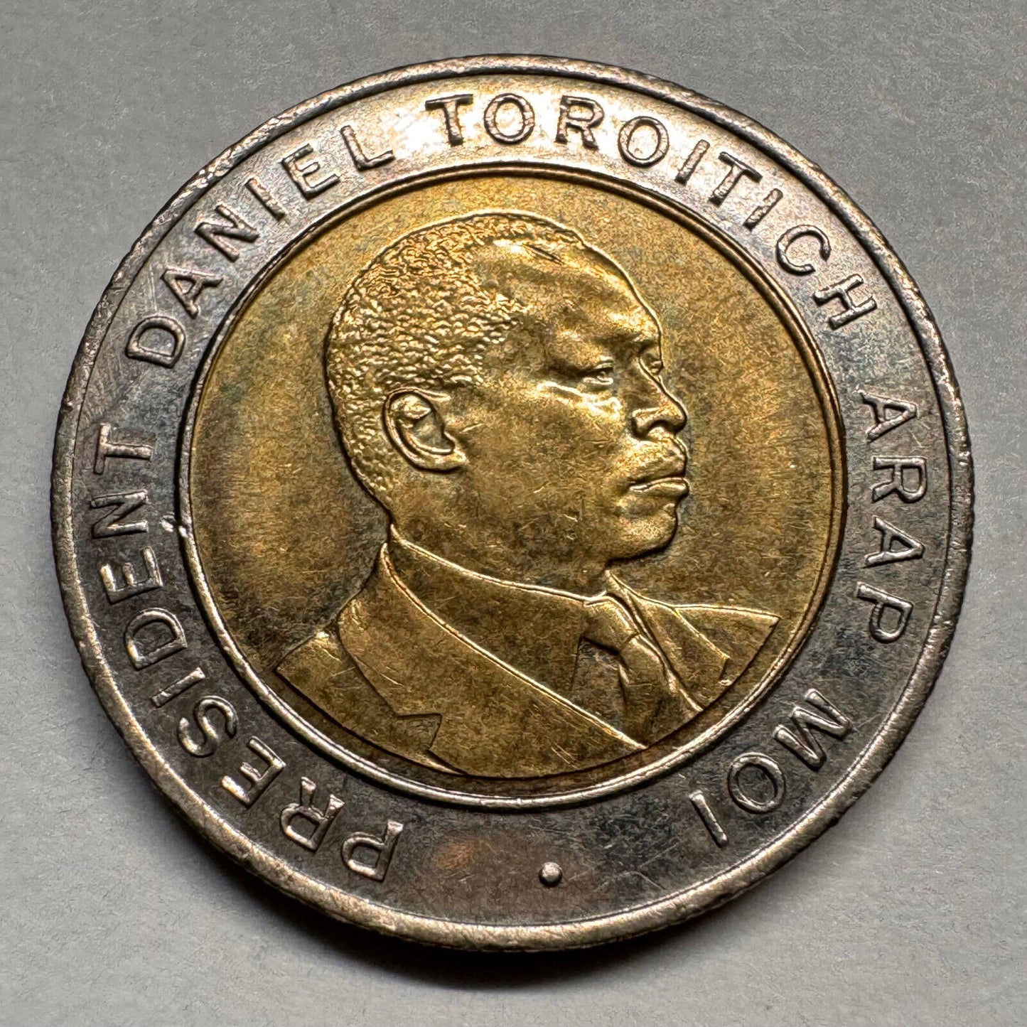 1997 Kenya 5 Shillings - Bimetallic - Beautiful Coin - #A-019
