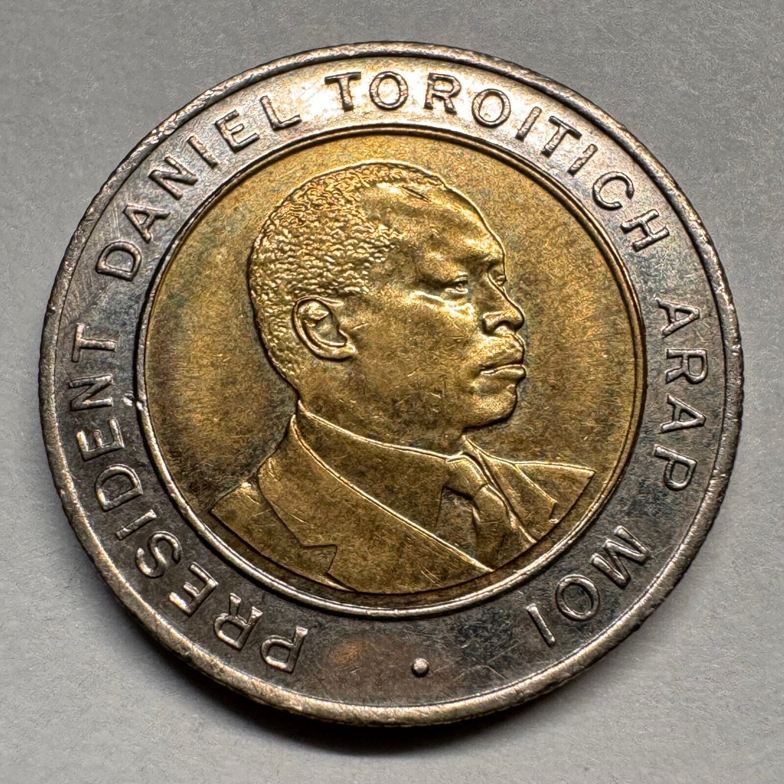 1997 Kenya 5 Shillings - Bimetallic - Beautiful Coin - #A-019