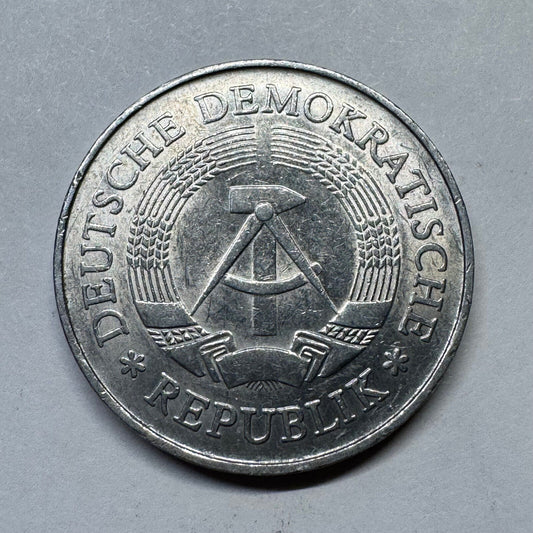 1977 Germany 1 Mark - Beautiful Coin - #B-002