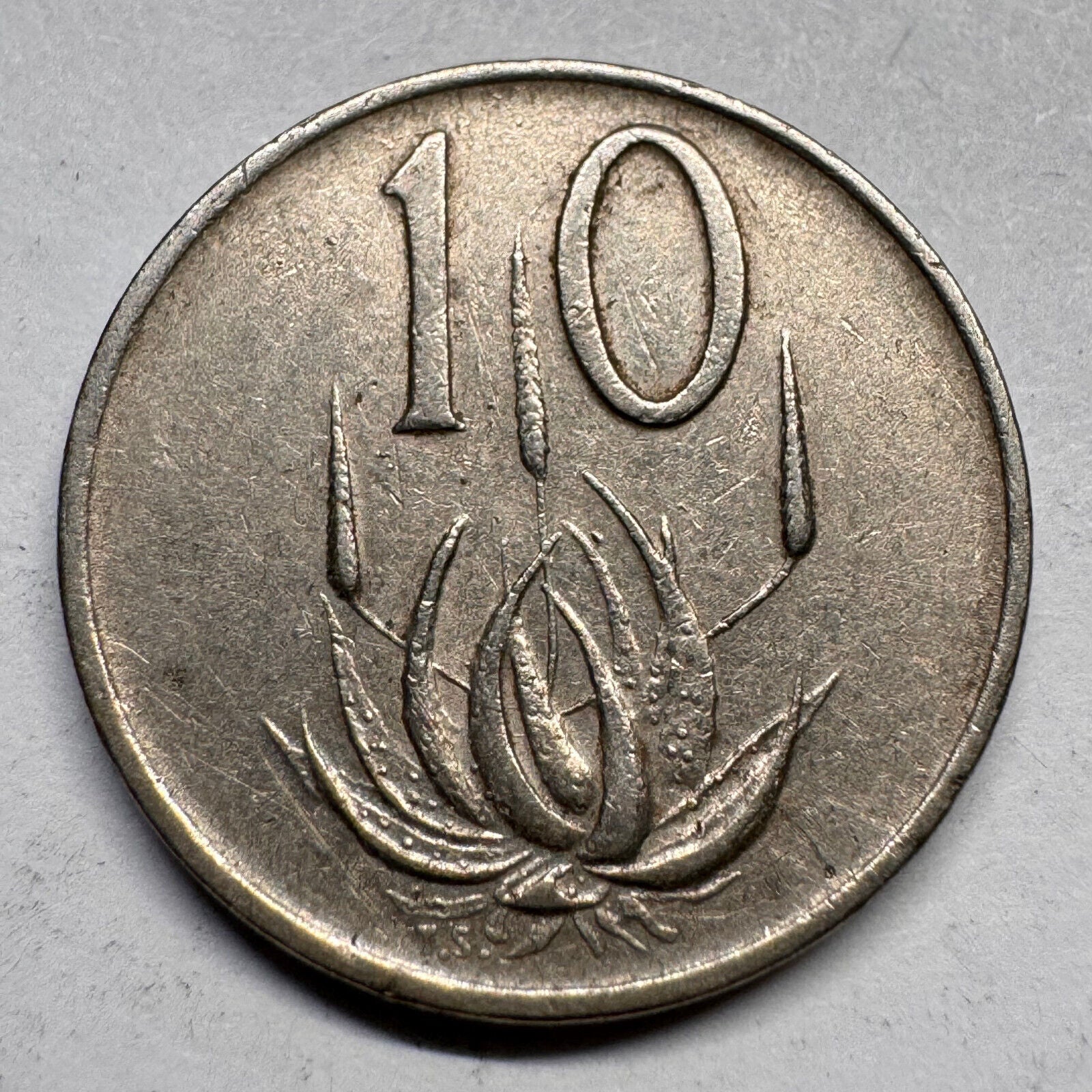 1973 South Africa 10 Cents - Beautiful Coin - #A-053