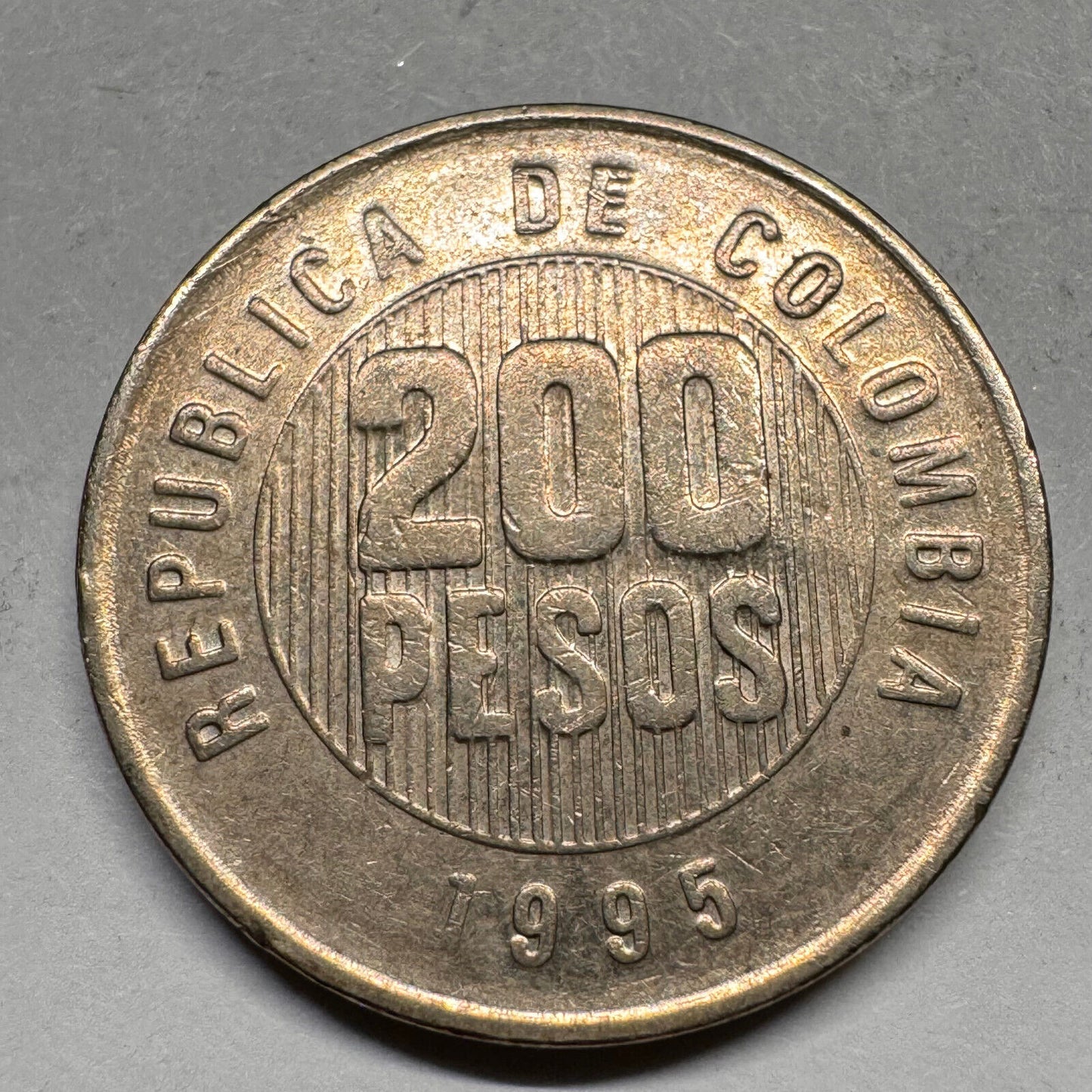1995 Colombia 200 Pesos - Beautiful Coin - #A-031
