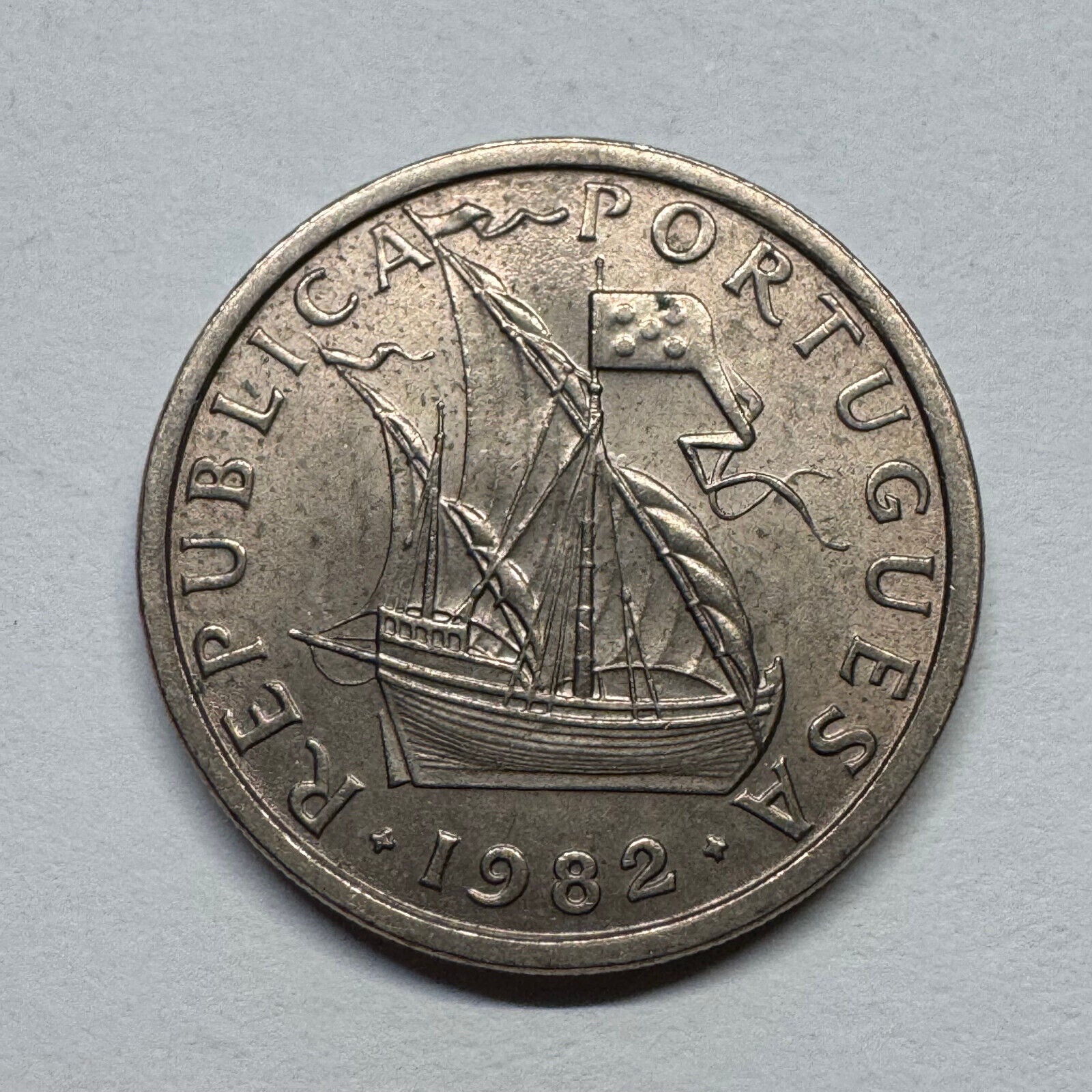 1982 Portugal 5 Escudos - Beautiful Coin - #B-059