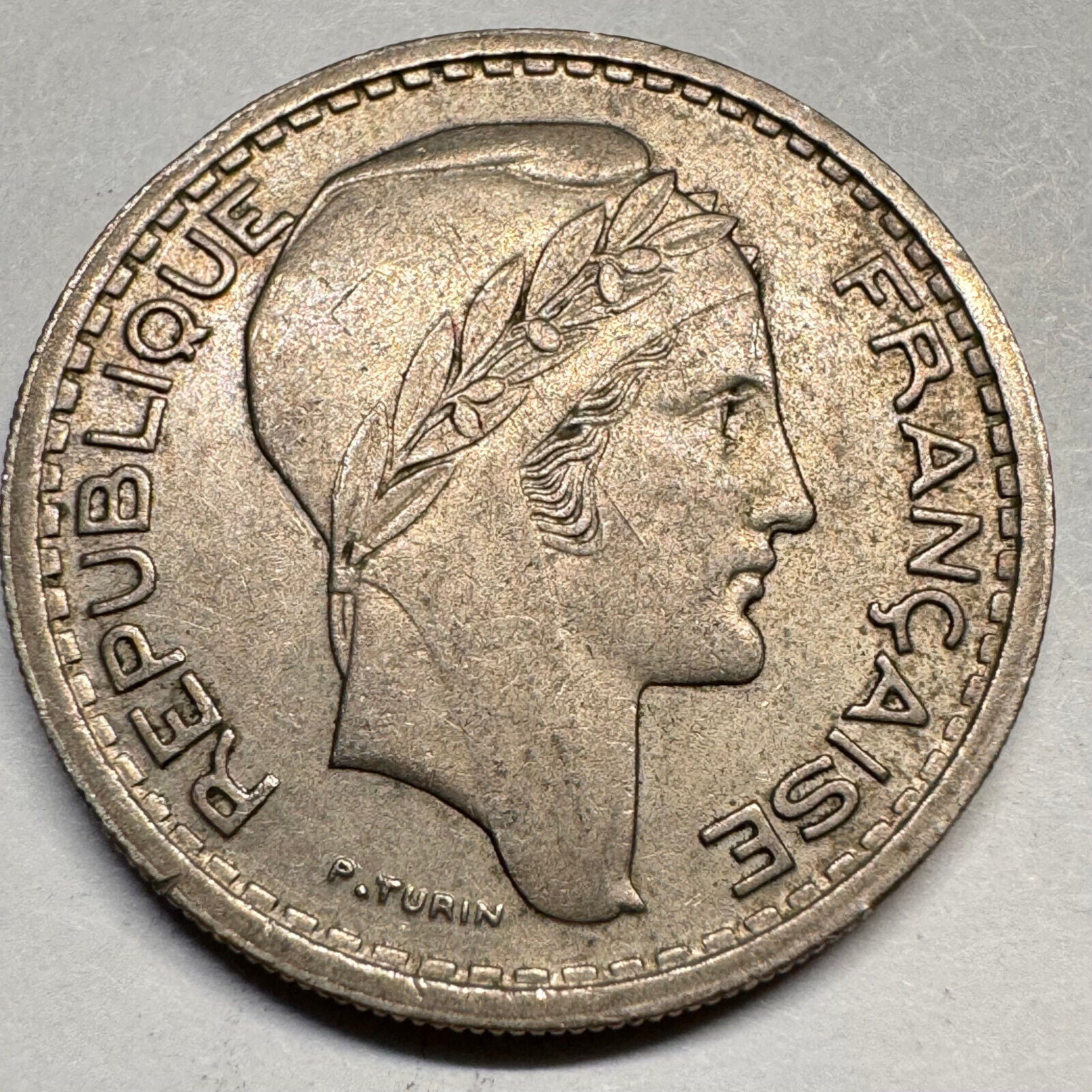 1949 France 10 Francs - Beautiful Coin - #A-057