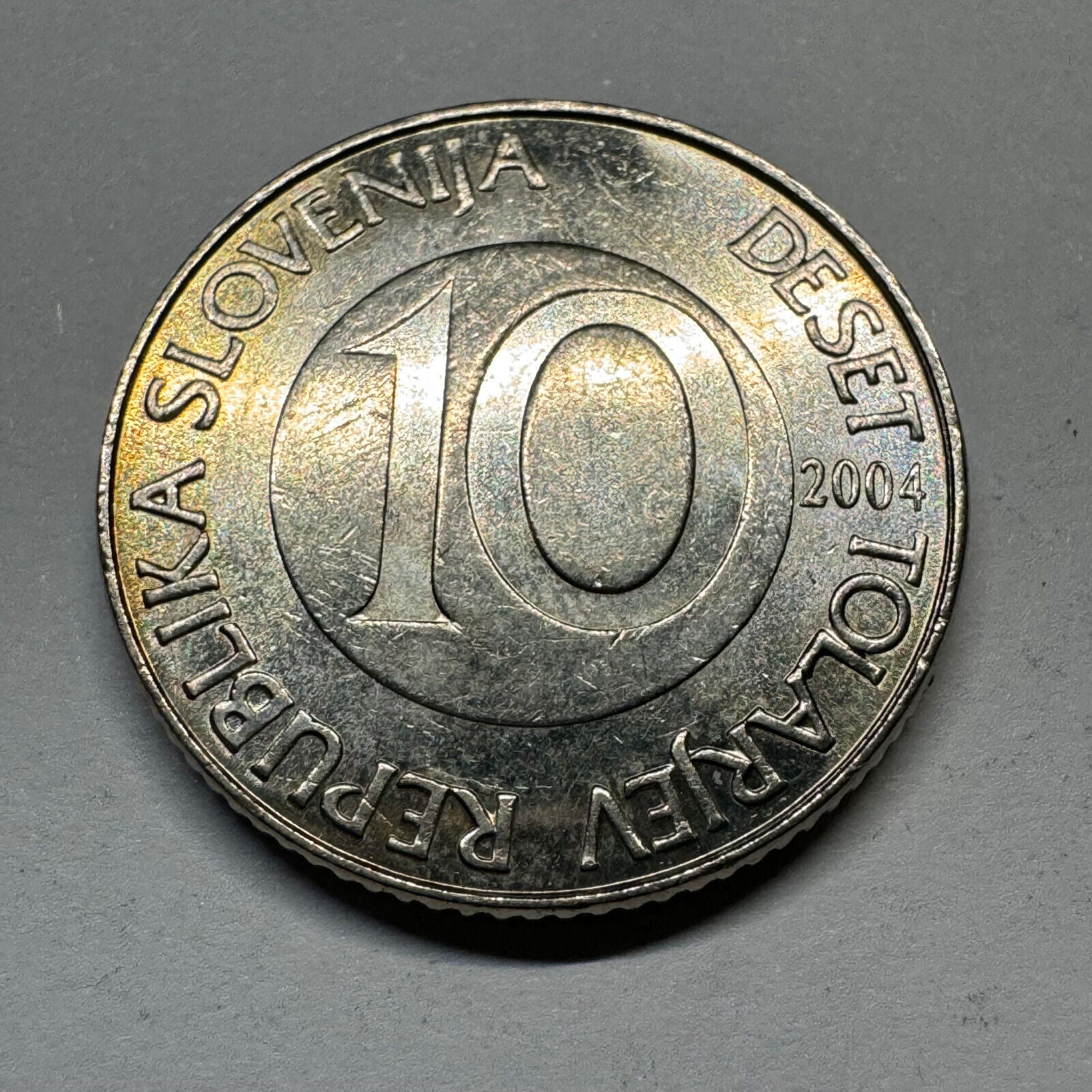 2004 Slovenia 10 Tolarjev - Beautiful Coin - #A-011