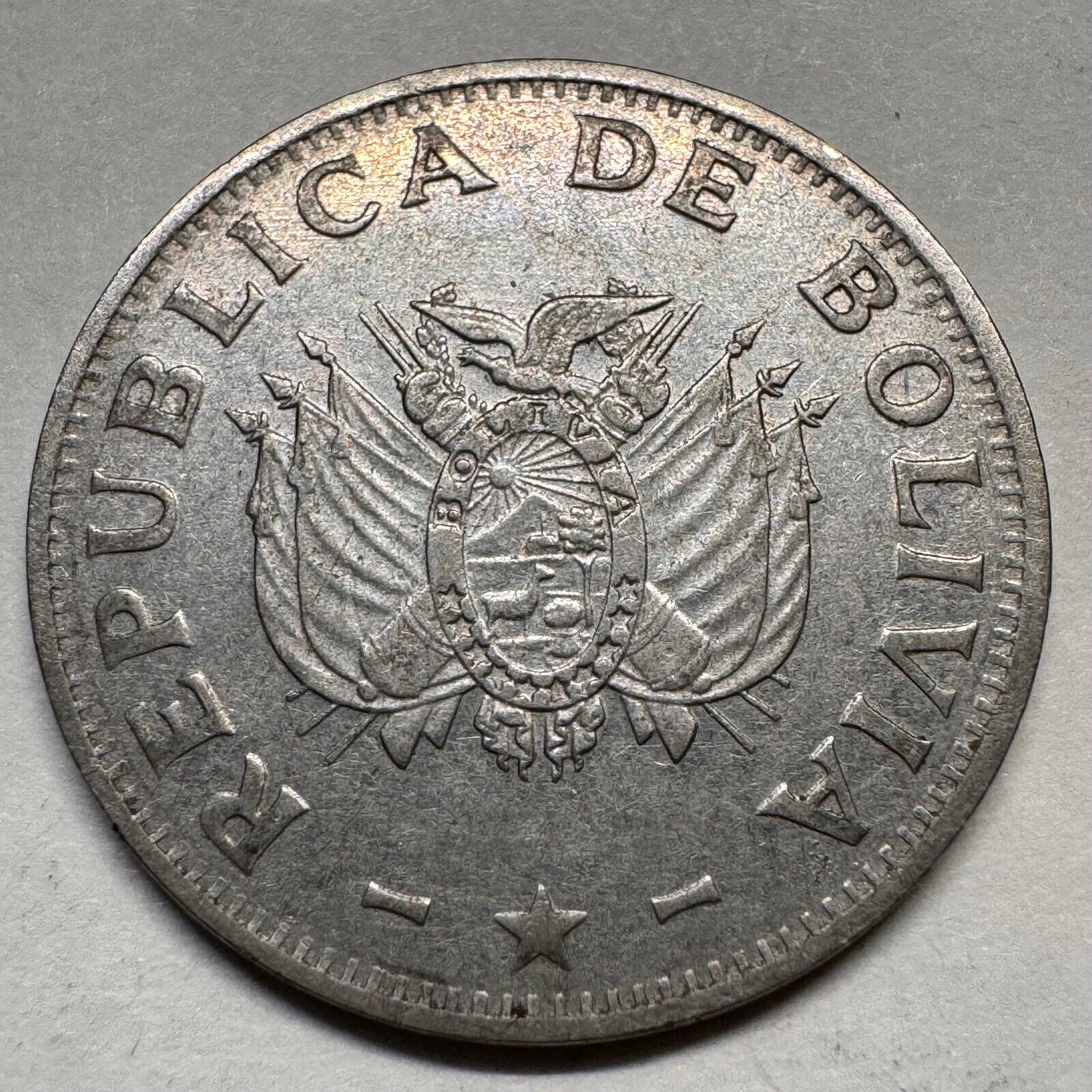 1987 Bolivia 50 Centavos - Beautiful Coin - #A-041